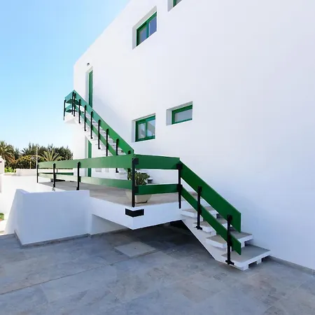 Red Volcano- Pool, Gym And Activities In Sport Center Fariones Included Semesterbostad Puerto del Carmen (Lanzarote)